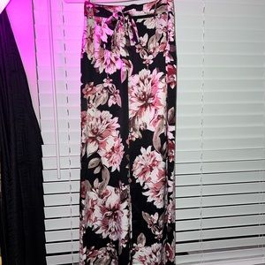 Charlotte Russe xs flowy silk floral pants